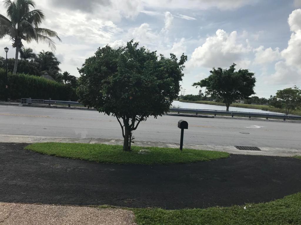Vila 82-10Sw 135Av Miami Exteriér fotografie