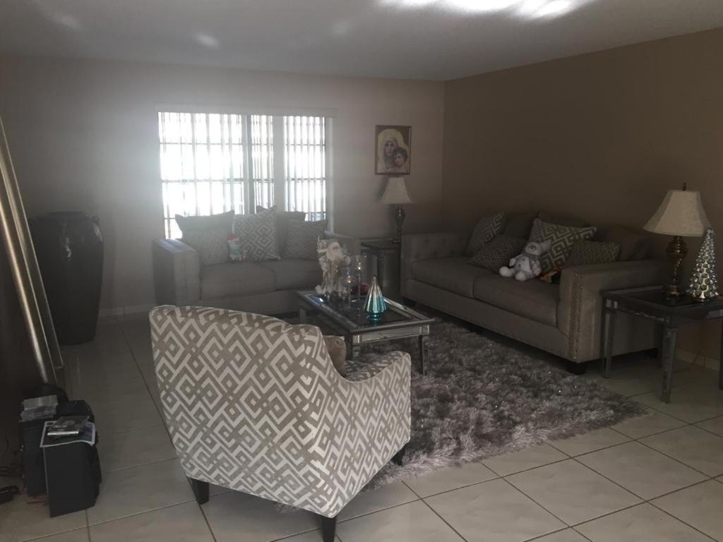 Vila 82-10Sw 135Av Miami Exteriér fotografie